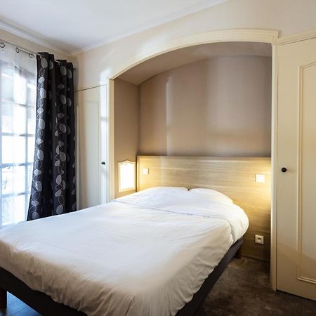 Auberge De La Tour -Appartements- Valros エクステリア 写真