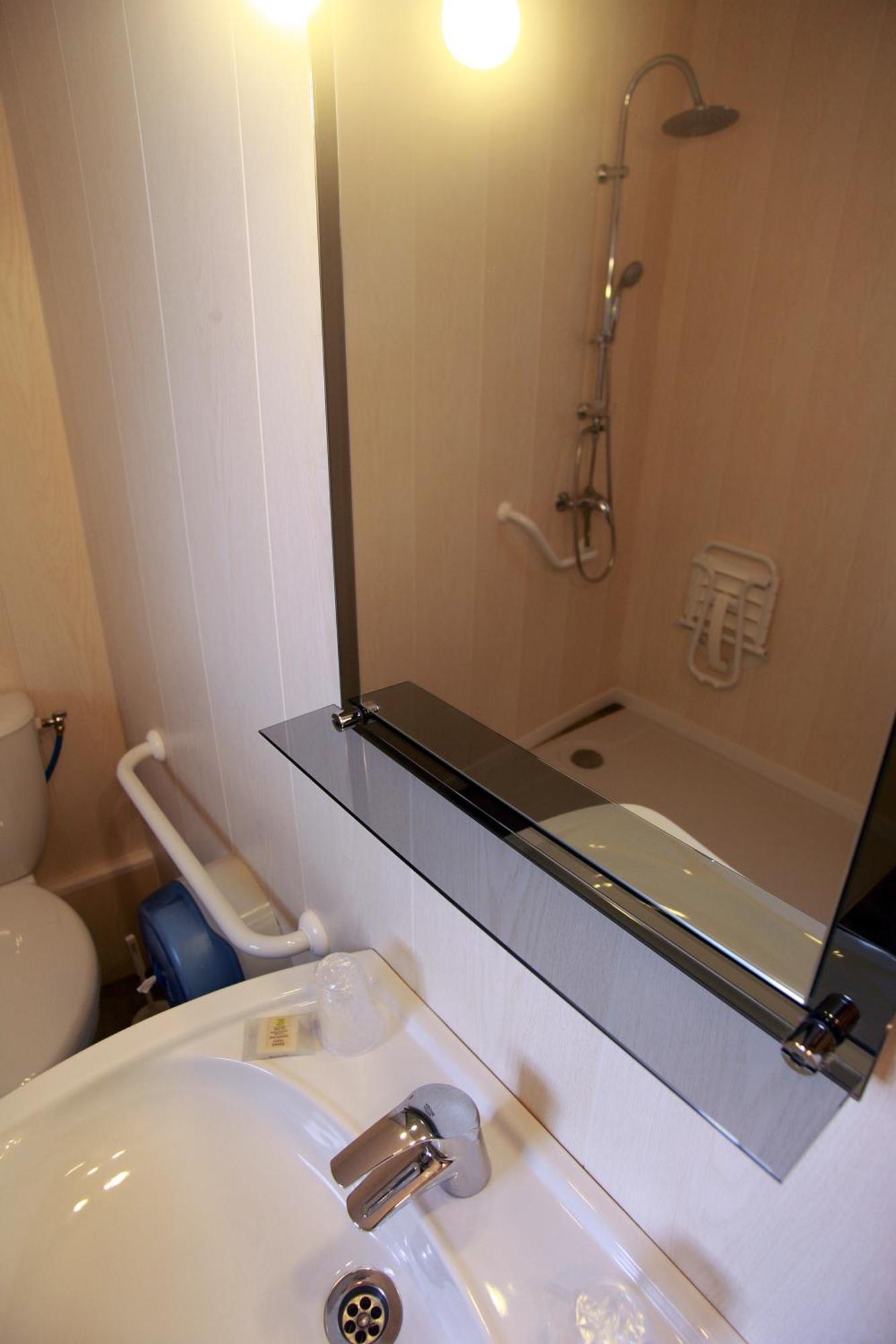 Auberge De La Tour -Appartements- Valros 部屋 写真