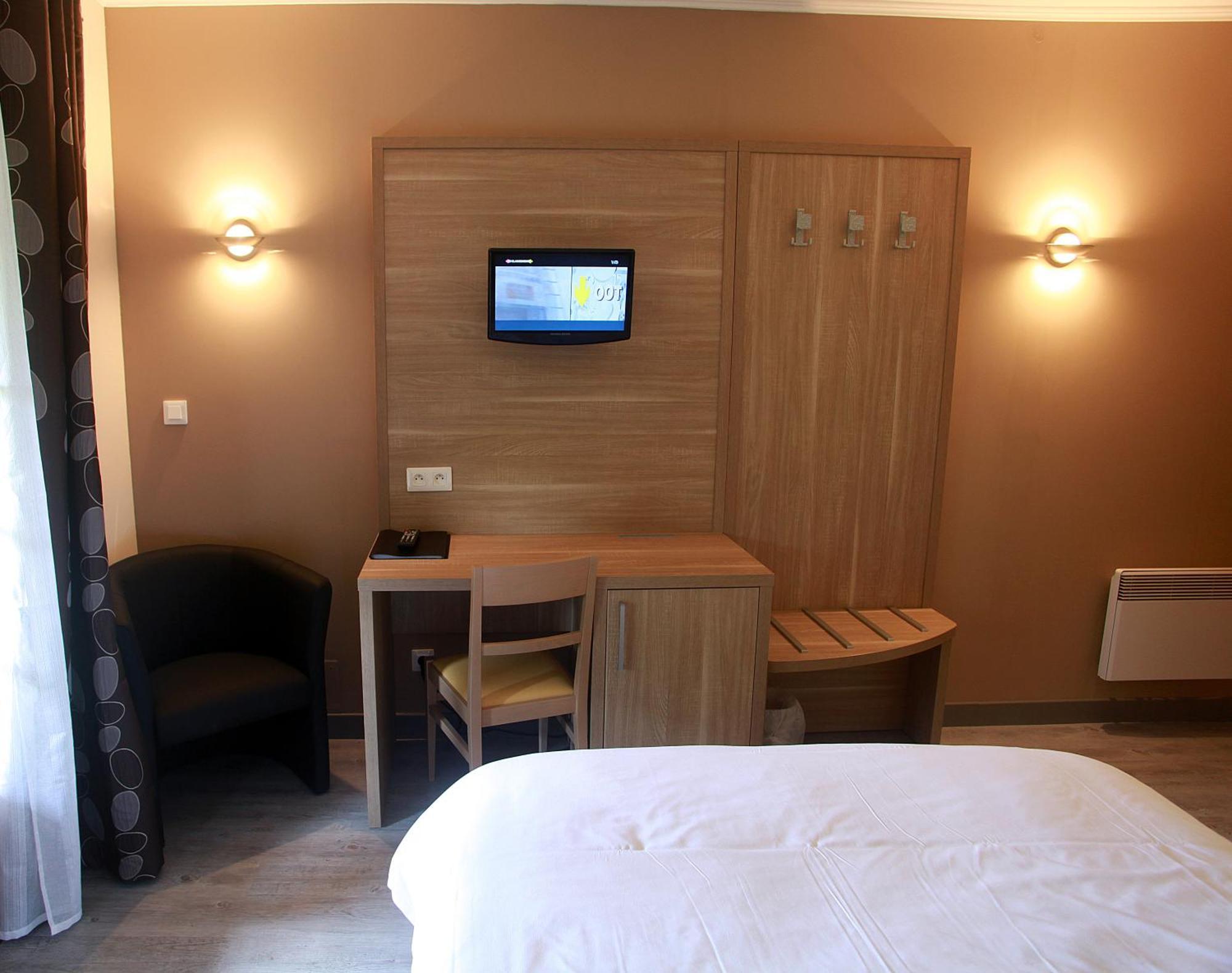 Auberge De La Tour -Appartements- Valros 部屋 写真
